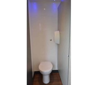 luxury toilet trailers