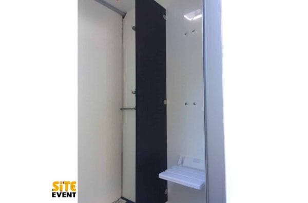 10 Bay Shower Trailer Hire - Image 4